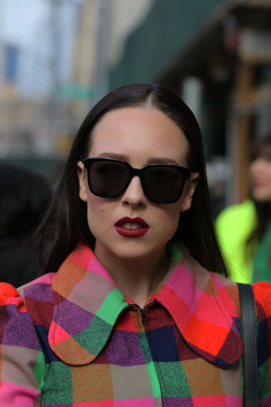 Anne Hathaway Stuns in Vintage Valentino at Paris Fashion Week Closing Show