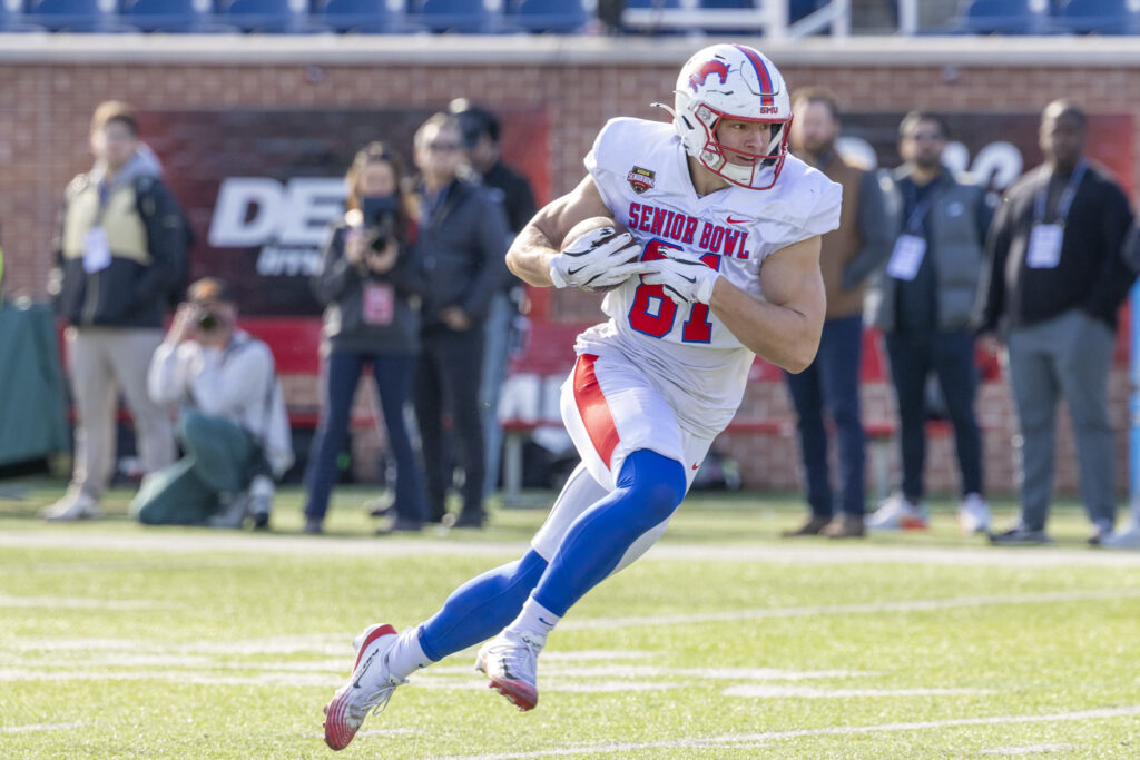 Los Ravens adquieren al tight end de SMU Matthew Hibner mediante intercambio en el Draft de la NFL 2026