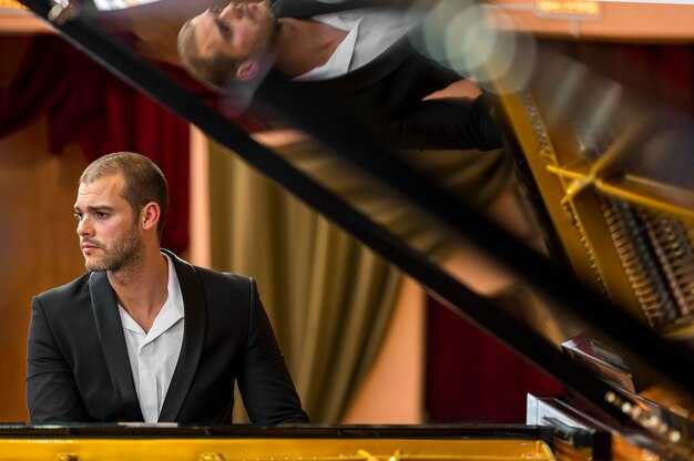 Adam Sandler Pays Tribute to Chris Farley by Reprising Opera Man for SNL Return