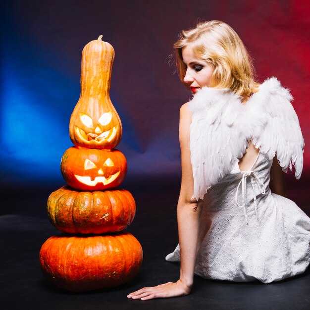 Ellen DeGeneres Dresses as a Bachelor Contestant for Halloween - Meet Kelllly D